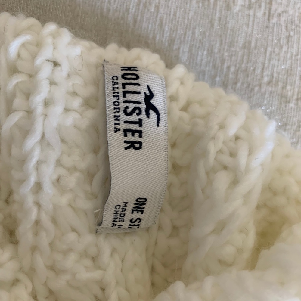 White beanie with Pom Pom